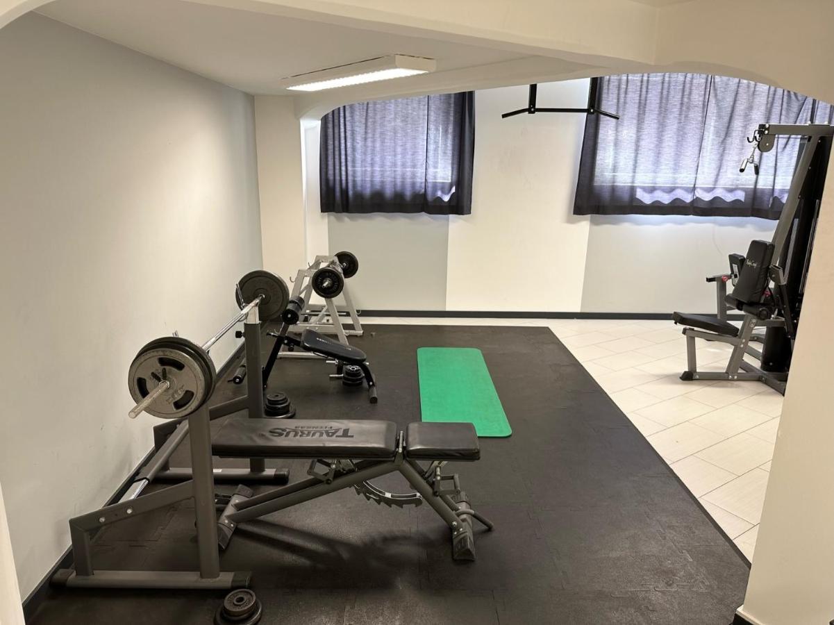 Meos 2 -Zentrum-Hofblick-Gym-Netflix Leipzig Luaran gambar