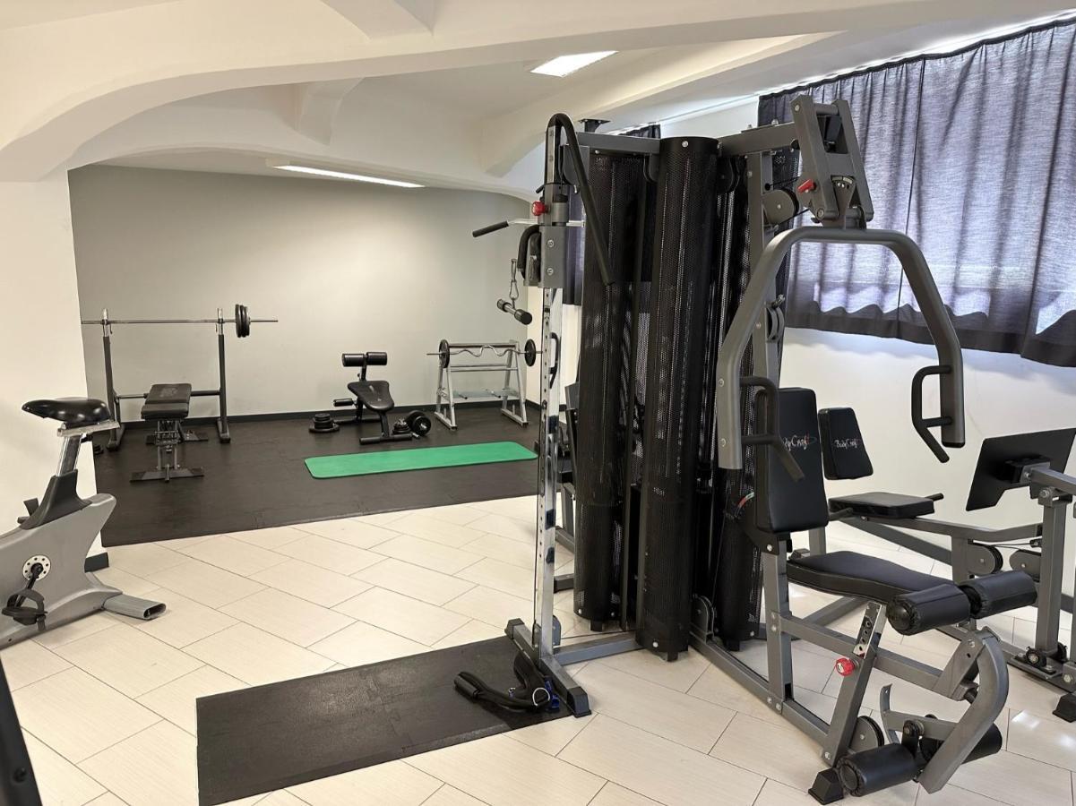 Meos 2 -Zentrum-Hofblick-Gym-Netflix Leipzig Luaran gambar